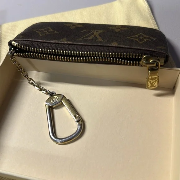 Louis Vuitton Key Pouch monogram - Picture 7 of 10